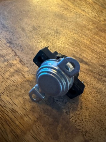 M413988  thermostat limit rood l220 f thermostaat for unimac speedqueenipso huebsch primus dryer 2